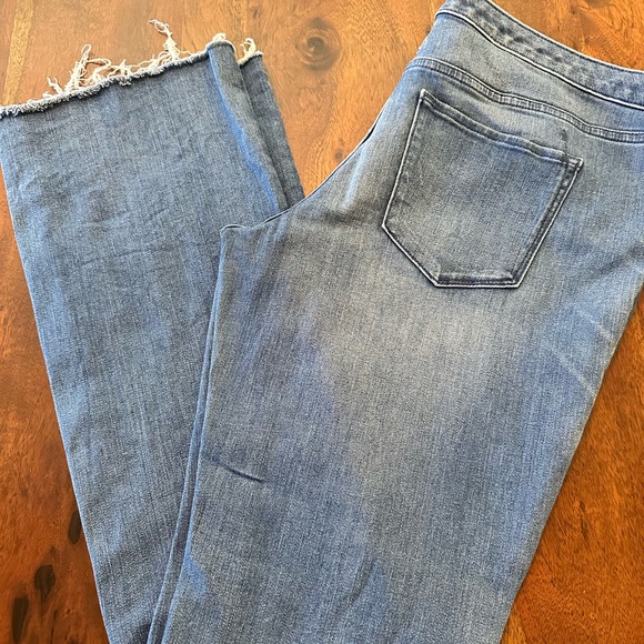 😎Mossimo Skinny Boot Distressed Raw Hem Jean - Picture 6 of 6